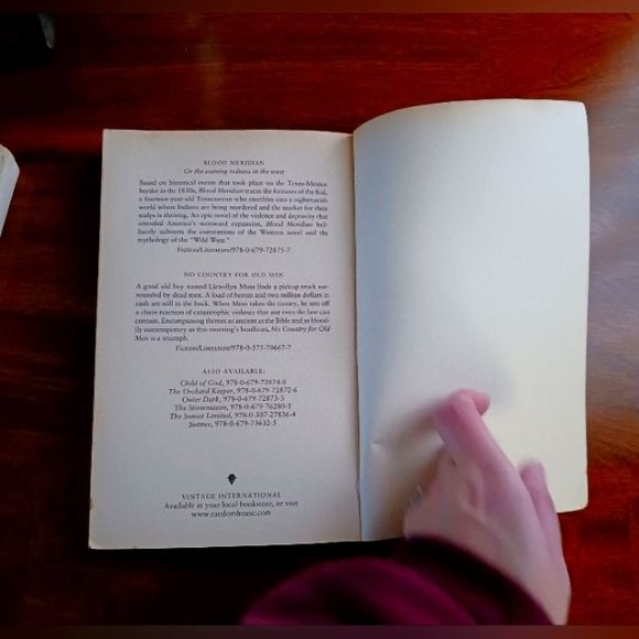 The Road by Cormac McCarthy 2008 Paperback Movie Tie-In Vintage - Picture 5 of 5